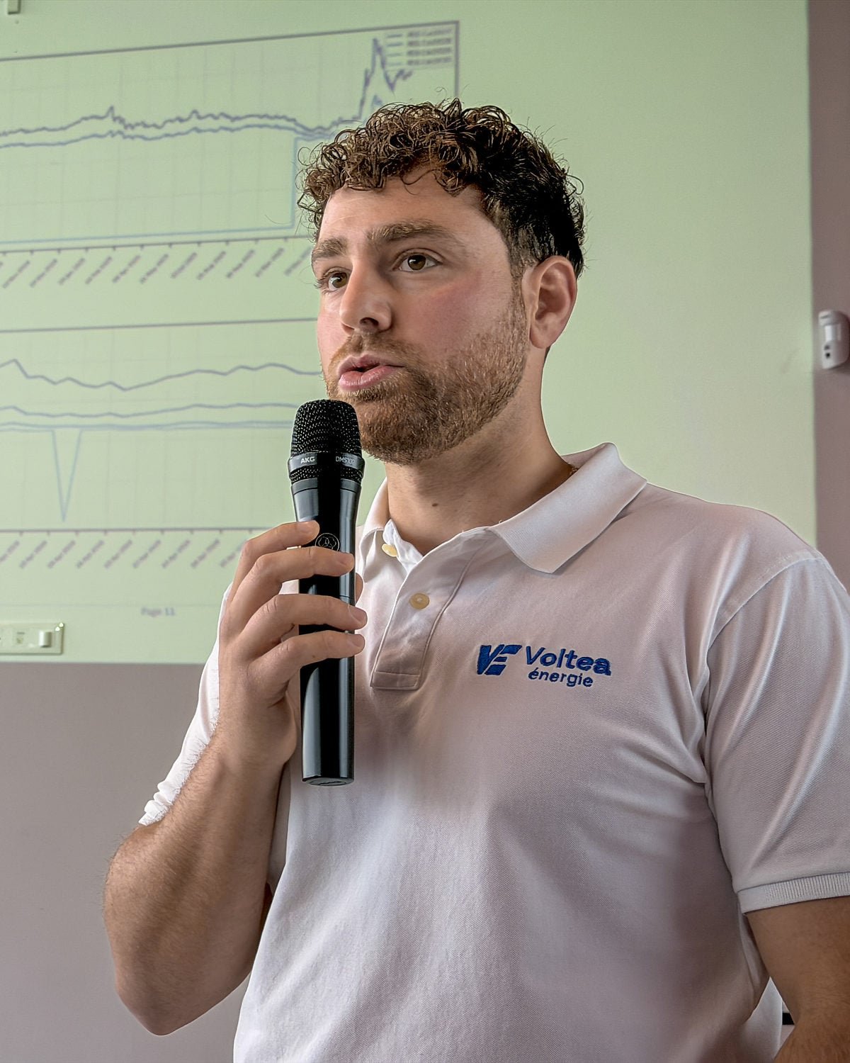 Jérémy Lozzi, fondateur de Voltea énergie, lors d'une présentation sur l'évolution des prix du marché de l'énergie